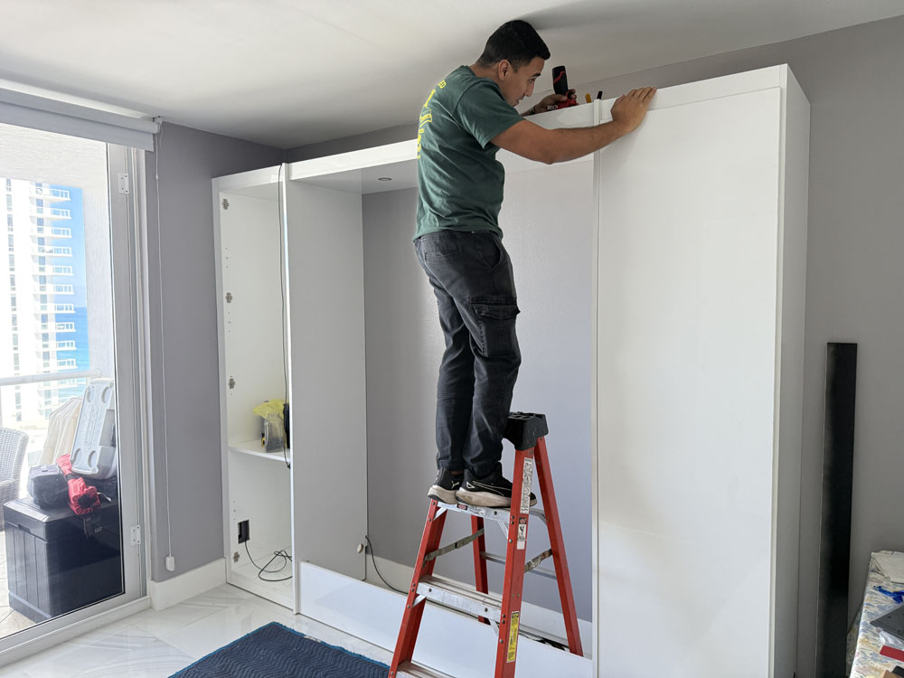 Murphy bed repair and service in Hollywood Florida